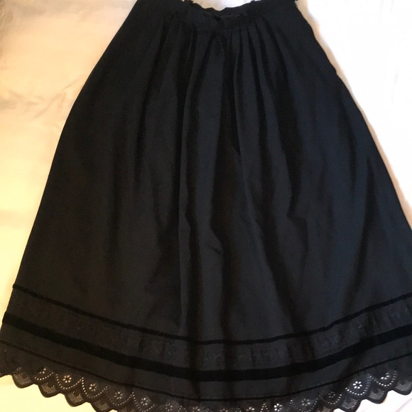 Authentic vintage Austrian black wool challis dirndl w velvet and lace trim